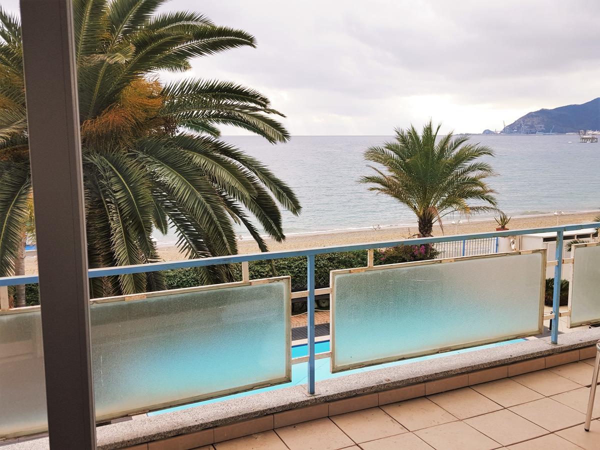 Hotel Miramare サヴォーナ エクステリア 写真